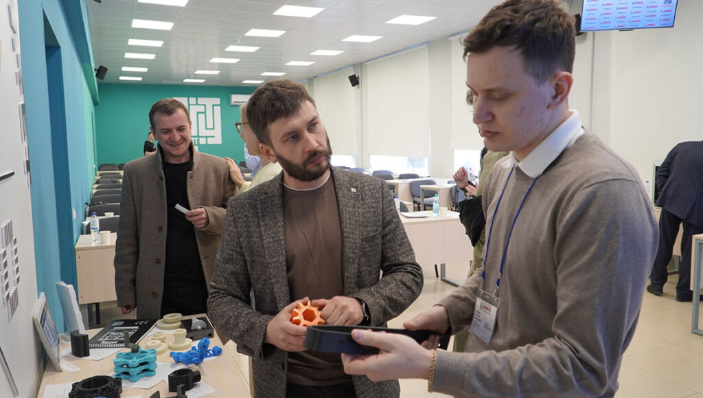 Фоторепортаж с форума 3D ПРОМТЕХ — 2026: как в Барнауле прошёл день аддитивных технологий, инженерии и производства